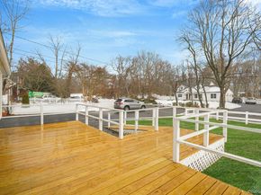 6 Noahs Path, Rocky Point NY 11778
