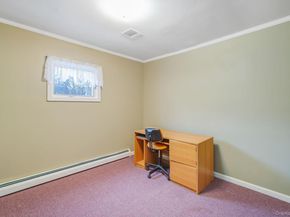 6 Noahs Path, Rocky Point NY 11778