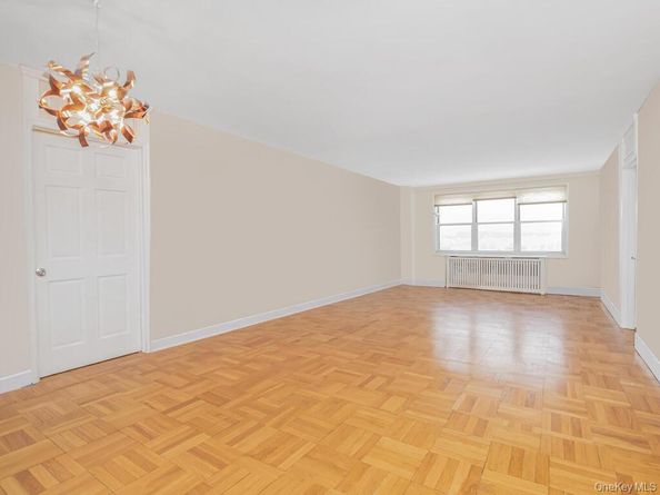 3935 Blackstone Avenue 8A, Bronx NY 10471