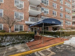 3935 Blackstone Avenue 8A, Bronx NY 10471