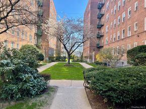 32 Cathedral Avenue 6C, Hempstead NY 11550