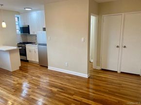 32 Cathedral Avenue 6C, Hempstead NY 11550