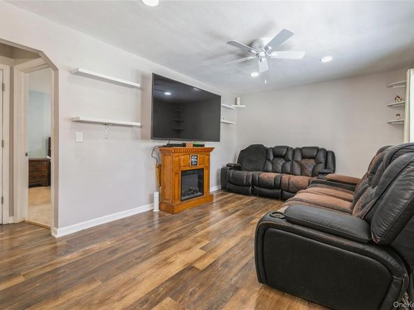 10 Hickory Street, Central Islip NY 11722
