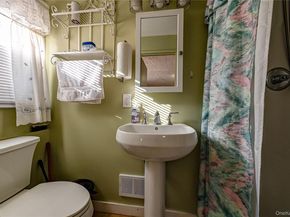 389 Beebe Court, North Babylon NY 11703