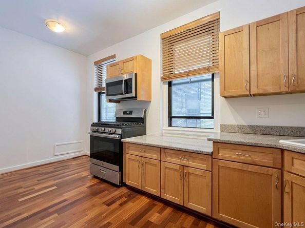 21-28 35 Street 1G, Astoria NY 11105