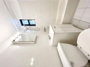 21-28 35 Street 1G, Astoria NY 11105