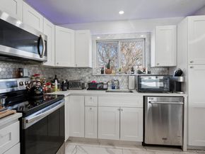 253 W 20th Street, Deer Park NY 11729