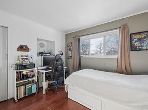 253 W 20th Street, Deer Park NY 11729