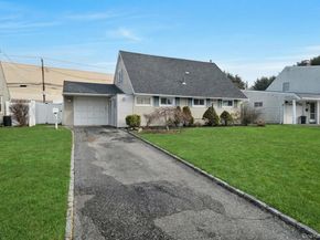 125 Hamlet Road, Levittown NY 11756
