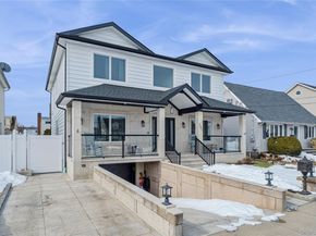 207 Pershing Parkway, Mineola NY 11501