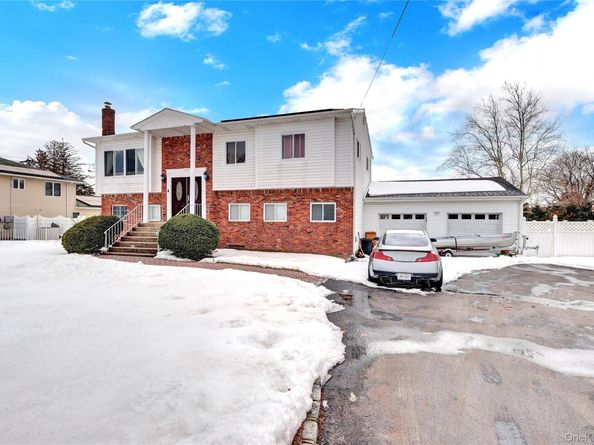 40 Scholar Lane, Commack NY 11725