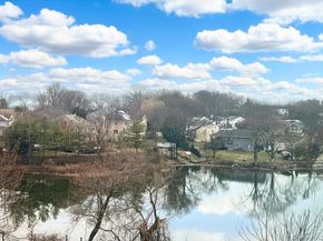 230 Pelham Road 4L, New Rochelle NY 10805