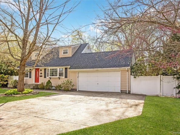 360 Renee Drive, Bayport NY 11705