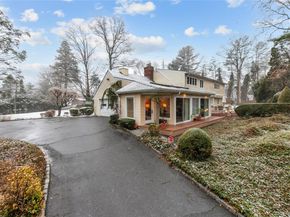 1 The Brae, Woodbury NY 11797