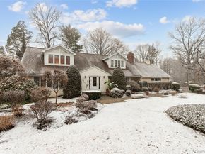 1 The Brae, Woodbury NY 11797