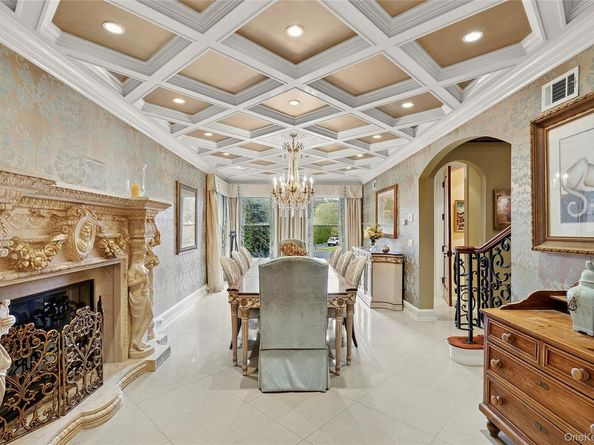 5 Schoolhouse Court, Oyster Bay NY 11771