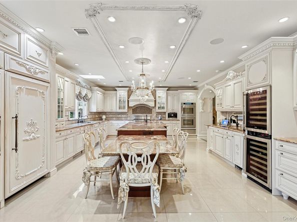 5 Schoolhouse Court, Oyster Bay NY 11771