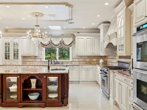 5 Schoolhouse Court, Oyster Bay NY 11771