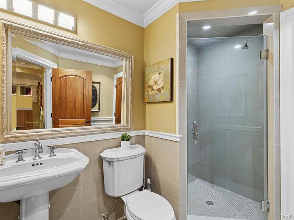 5 Schoolhouse Court, Oyster Bay NY 11771