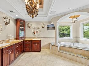 5 Schoolhouse Court, Oyster Bay NY 11771