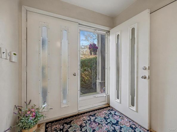 111 Shinbone Lane, Commack NY 11725