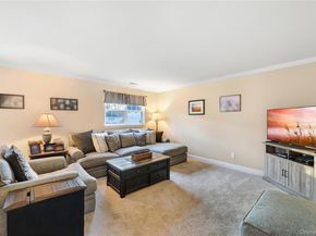 70 Strawberry Commons, Riverhead NY 11901