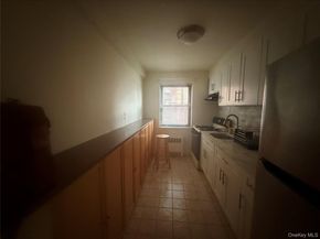 147-14 84 Road 2A, Briarwood NY 11435