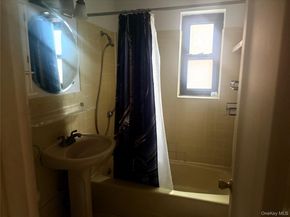 147-14 84 Road 2A, Briarwood NY 11435