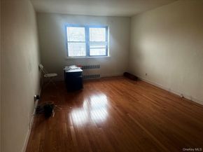 147-14 84 Road 2A, Briarwood NY 11435