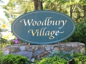 10 Hampton Way, Woodbury NY 11797