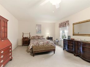 10 Hampton Way, Woodbury NY 11797