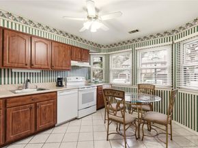 10 Hampton Way, Woodbury NY 11797