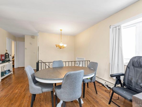 7 Vilno Court, Huntington Station NY 11746