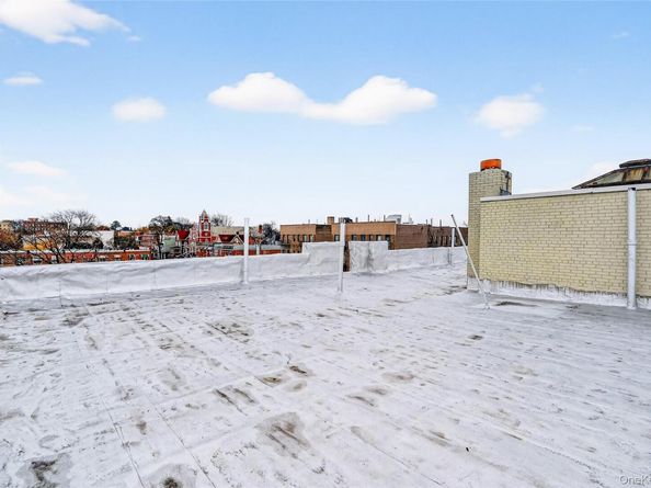 759 E 221st Street, Bronx NY 10467