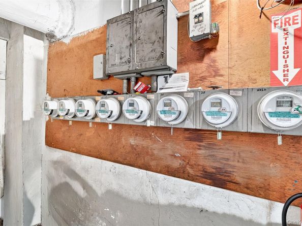 759 E 221st Street, Bronx NY 10467