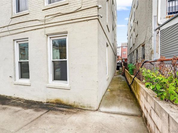 759 E 221st Street, Bronx NY 10467