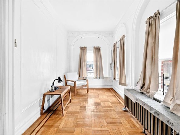 759 E 221st Street, Bronx NY 10467