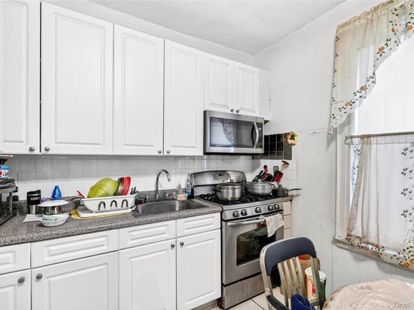 759 E 221st Street, Bronx NY 10467