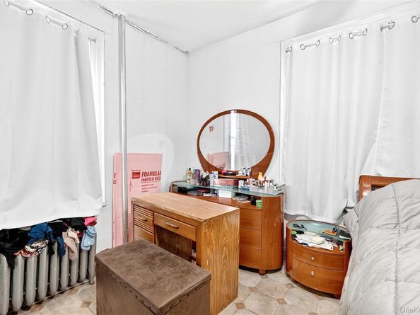 759 E 221st Street, Bronx NY 10467