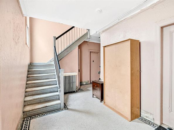 759 E 221st Street, Bronx NY 10467