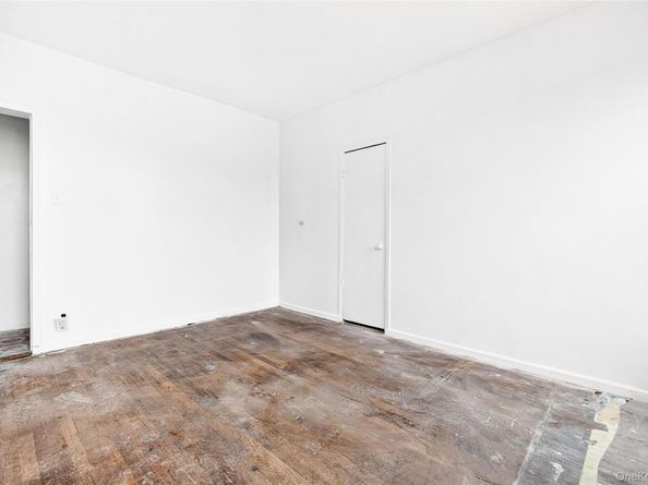 759 E 221st Street, Bronx NY 10467