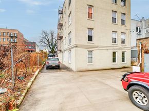 759 E 221st Street, Bronx NY 10467