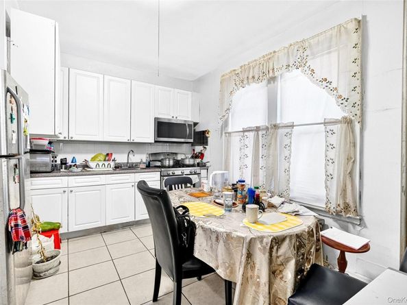 759 E 221st Street, Bronx NY 10467