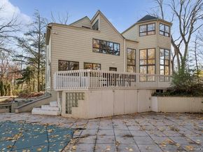 6 The Maples, Roslyn NY 11576