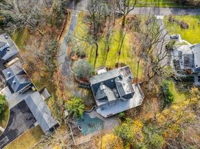 6 The Maples, Roslyn NY 11576