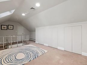 6 The Maples, Roslyn NY 11576