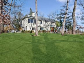 6 The Maples, Roslyn NY 11576