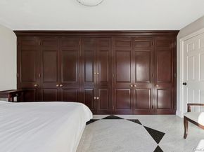 6 The Maples, Roslyn NY 11576