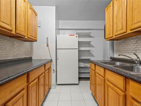 84-31 Van Wyck Expressway 3C, Jamaica NY 11435