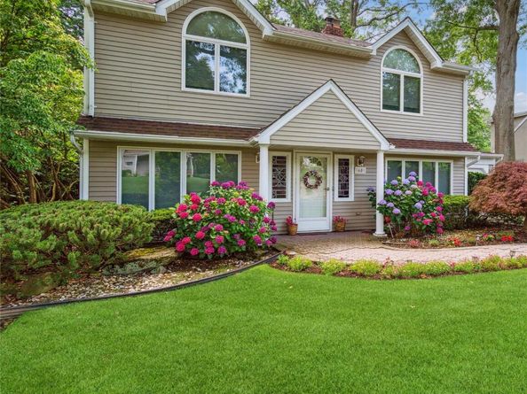 60 Wakefield Avenue, Port Washington NY 11050